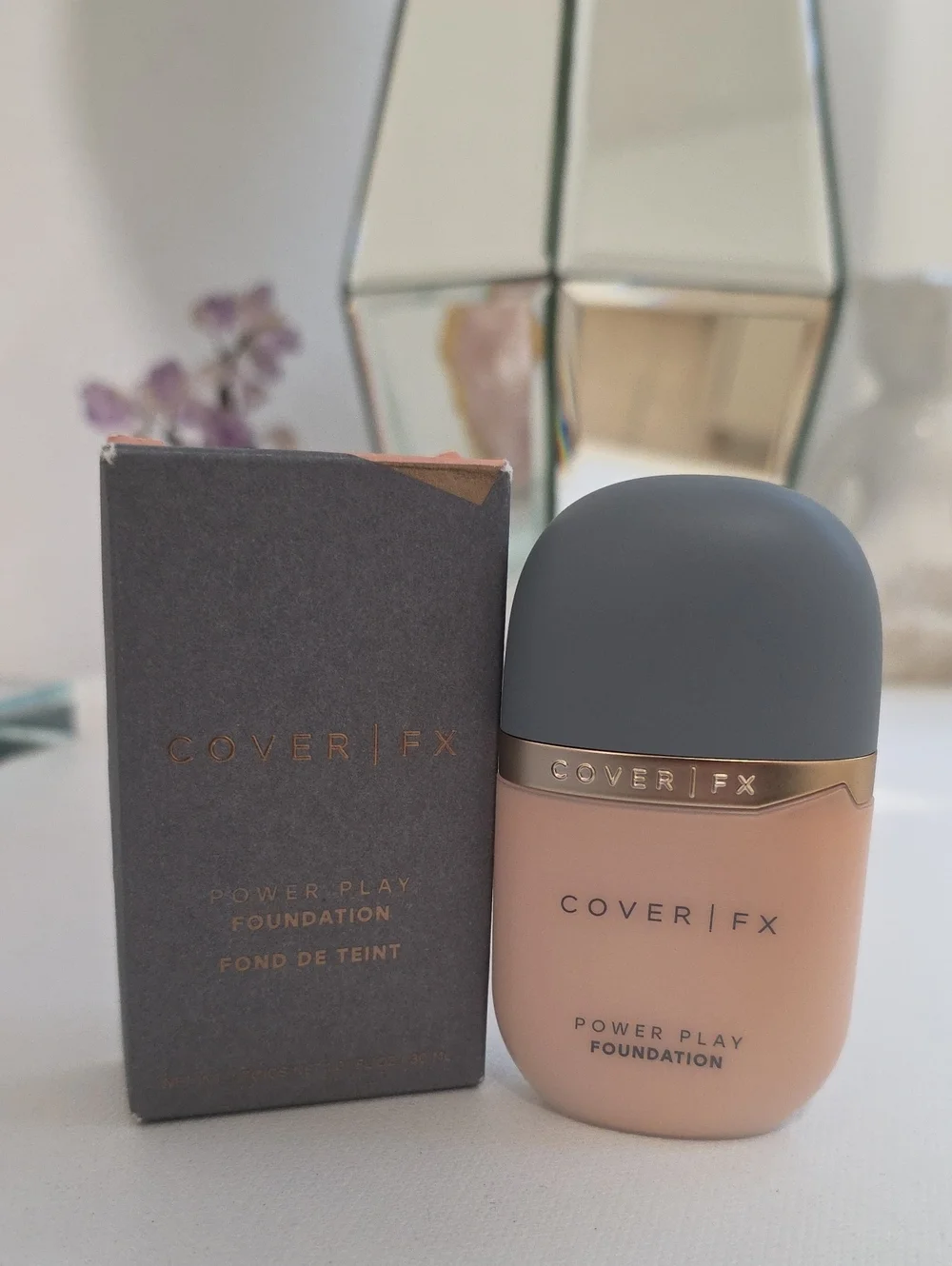 NIB COVER FX Power Play Foundation in F2